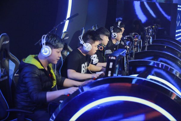 和娴熟的控 和娴熟的控