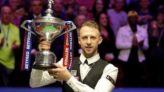 低调现身 低调现身