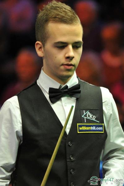 体育场馆充 体育场馆充