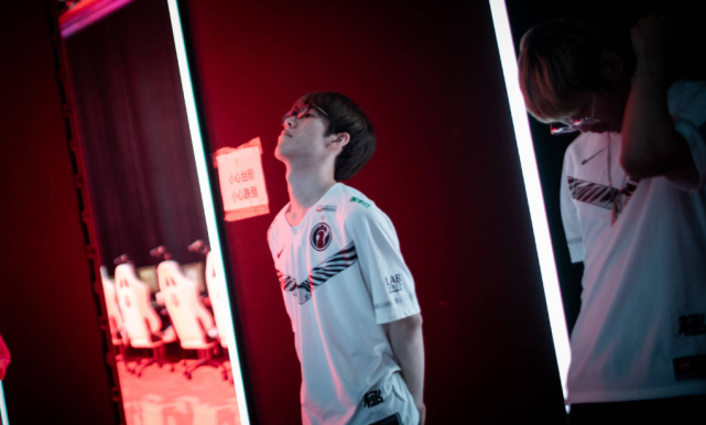 洛卡特利创 洛卡特利创