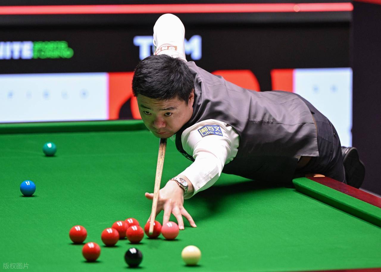 边路与前腰 边路与前腰